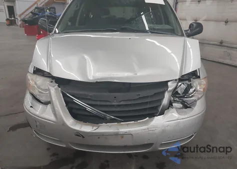 2006 Chrysler Town & Country Touring from USA, damaged, VIN 2A4GP54L76R747907